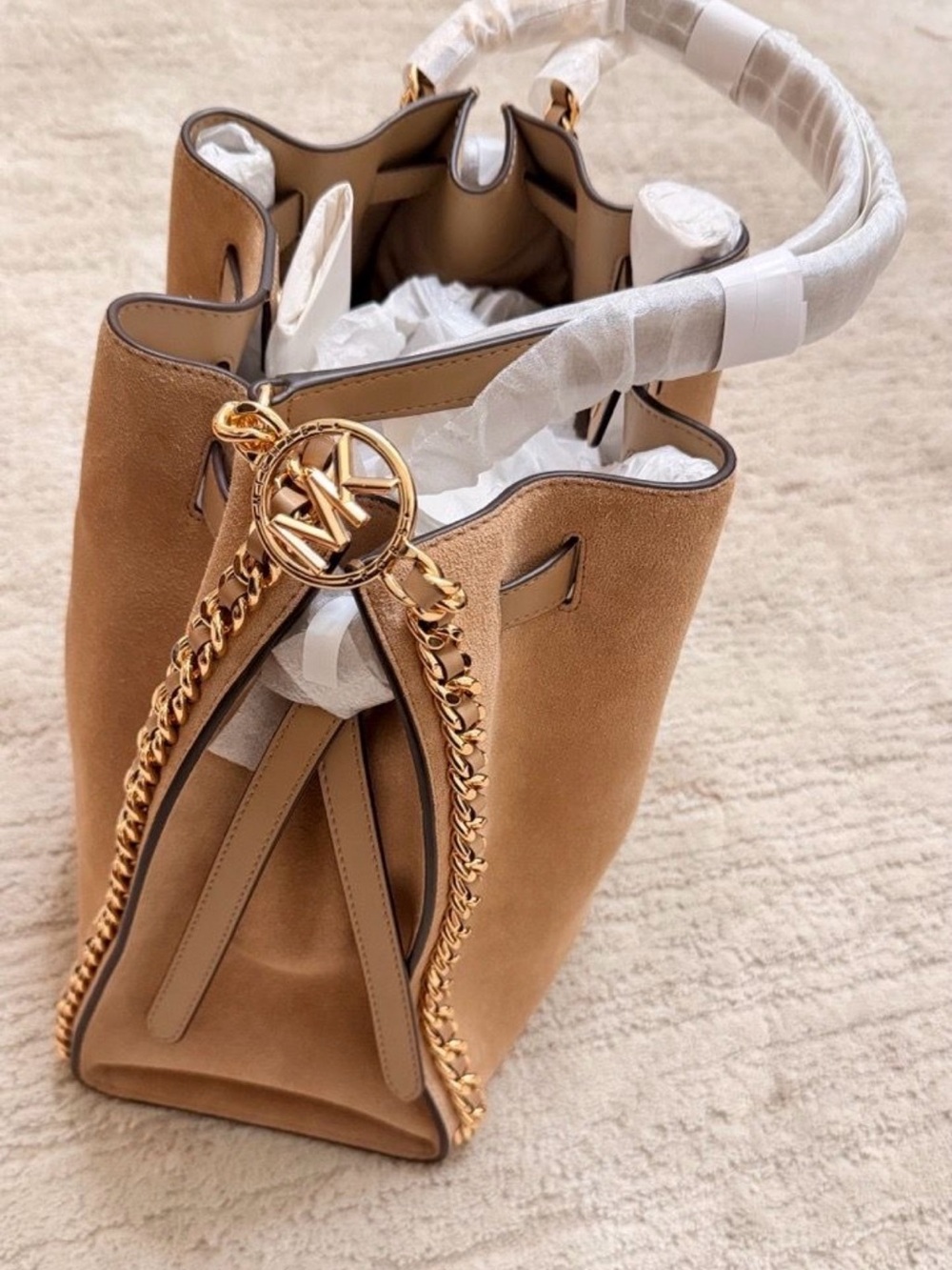 Michael Kors: Nolita Tan Suede Shoulder Bag with Gold Chain Trim - Picture 3 of 3